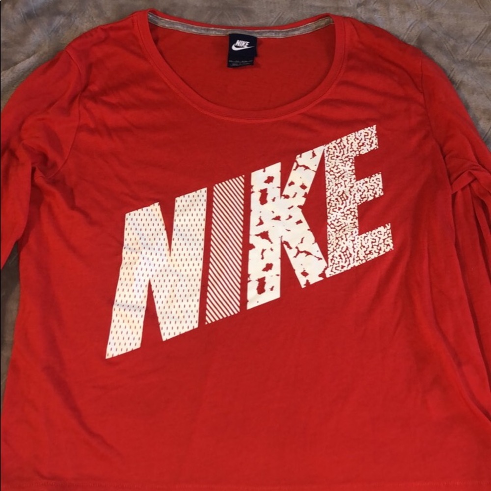 NIKE